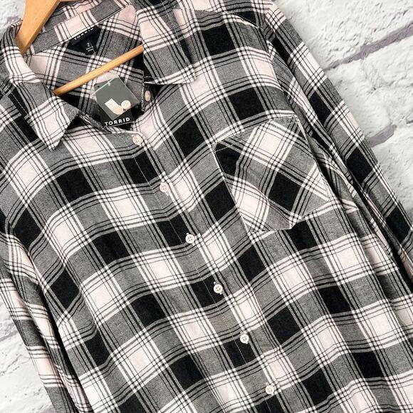 torrid Tops - NWT TORRID Women's‎ 2X (2) Pink Plaid Relaxed Fit Brushed Rayon Button-Up Shirt